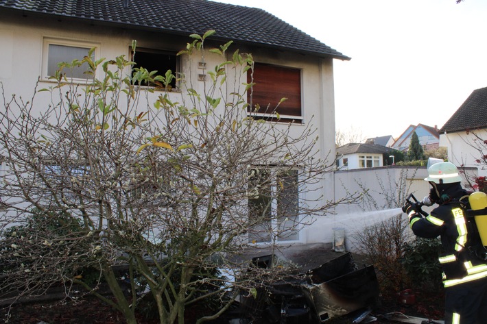 FF Bad Salzuflen: Küchenbrand am Obernberg zerstört Wohnung eines 75-jährigen in Bad Salzuflen