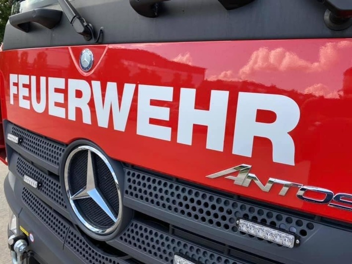 FFW Fredenbeck: Feuerwehr befreit Kind aus Spielgerät