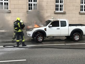 FW Bocholt: PKW-Brand am St.-Georg-Gymnasium