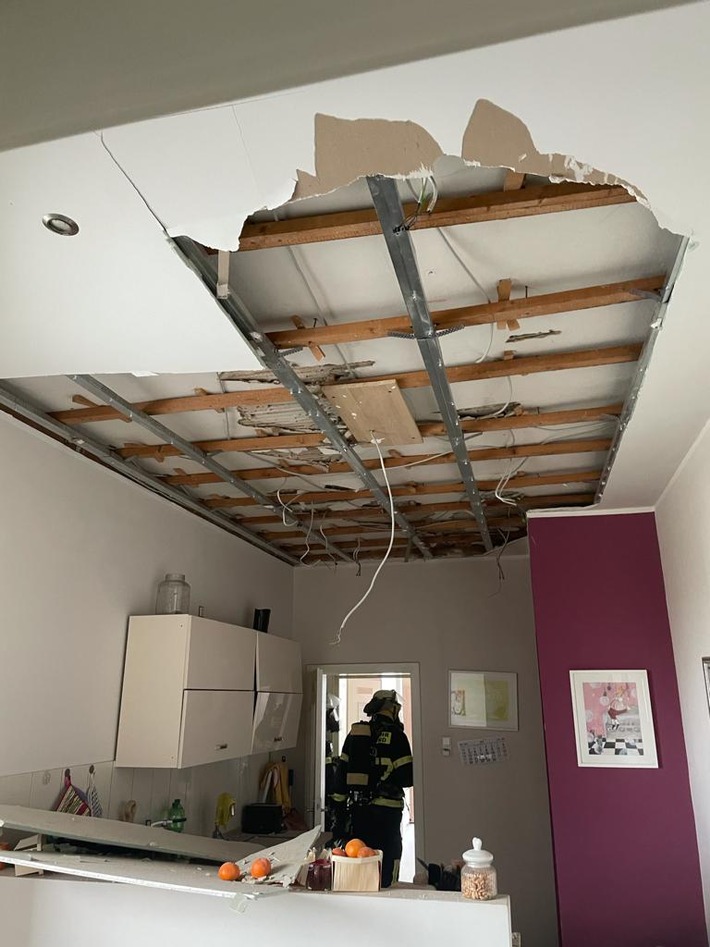 FW-DO: 21.04.2021 Dortmund-Mitte Verpuffung in einer Wohnung