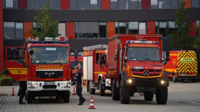 FW Dresden: Rückkehr der Feuerwehrbereitschaft Dresden aus dem Katastrophengebiet in Rheinland-Pfalz