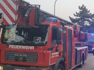 FW Düren: Bewohner mit Rauchgasvergiftung ins Krankenhaus