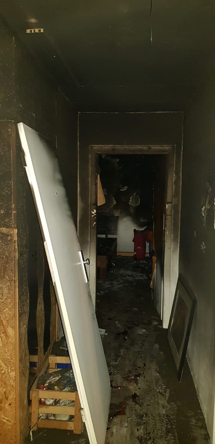 FW Düren: Wohnungsbrand in der Rurstraße