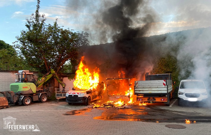 FW Frankenthal: Ereignisreiche Nacht mit 4 Brandeinsätzen