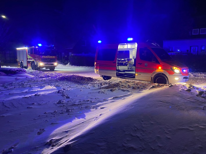 FW Kreis Soest: Schneeeinsätze im Kreis Soest / Berufsverkehr im Blick