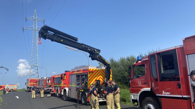 FW-LFVSH: Pressemitteilung im Auftrag des mobilen Führungsstabes Schleswig-Holstein Schleswig-Holsteinische Kräfte starten Hilfseinsätze