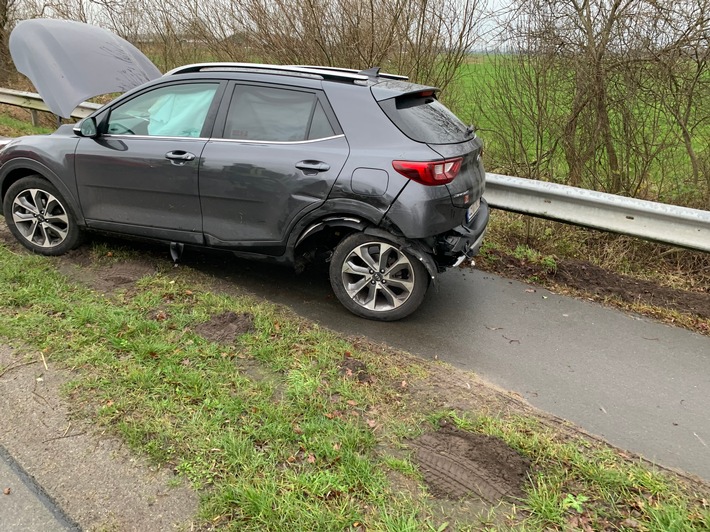 FW-LK Leer: Verkehrsunfall mit drei Fahrzeugen - B70 kurzzeitig voll gesperrt (FOTO)