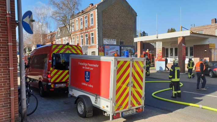 FW-LK Leer: Wohnungsbrand in Leer - Großeinsatz in der Innenstadt