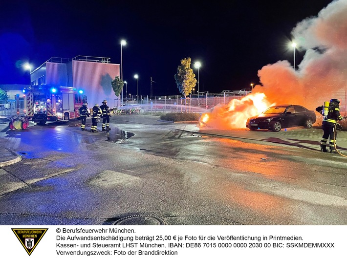 FW-M: Pkw in Vollbrand (Milbertshofen)