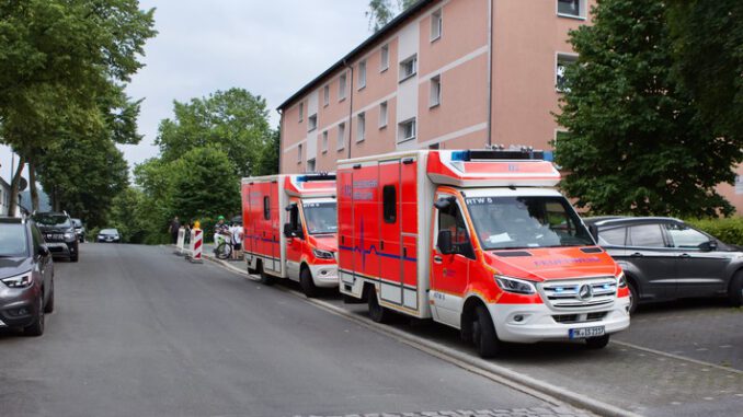 FW-MK: Verkehrsunfall und Gasaustritt