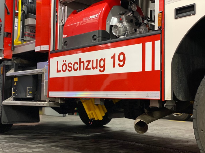 FW-NE: Neues Tanklöschfahrzeug für den Löschzug Furth | Übergabe durch den Dezernenten Holger Lachmann
