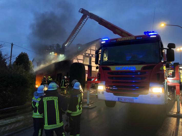 FW Nideggen: Brand einer Garage in Nidegge-Schmidt