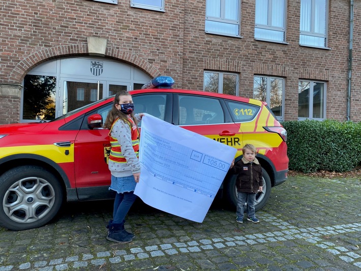 FW Niederzier: Spende für die Kinderfeuerwehr der Gemeinde Niederzier