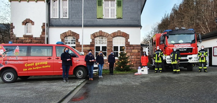 FW-OE: Nikolausaktion der Kinder&amp;Jugendfeuerwehr Kirchhundem