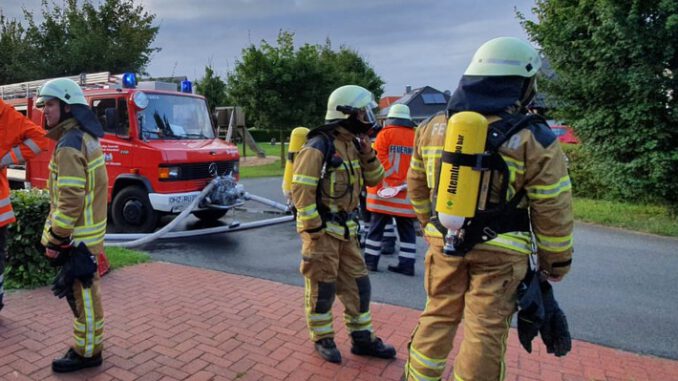 FW Osterholz-Scharm.: Undichter Flüssiggastank sorgt für Großeinsatz der Feuerwehr