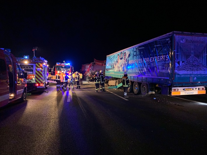 FW-ROW: Erneut schwerer Verkehrsunfall auf der Autobahn 1 Fahrtrichtung Bremen