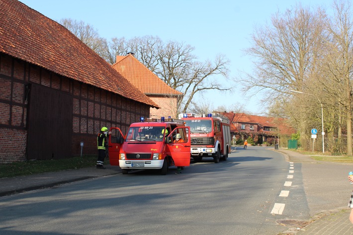 FW-ROW: Rauchentwicklung am Gebäude