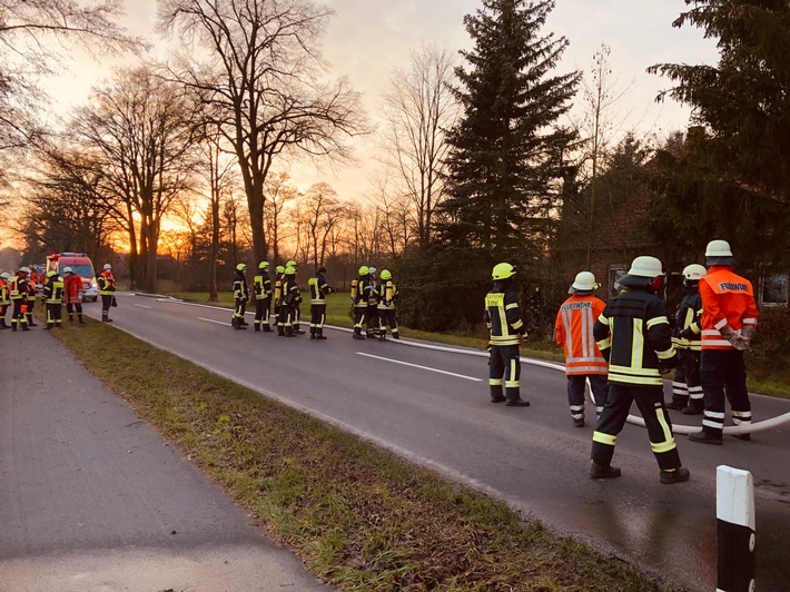 FW-ROW: Schäferhund warnt Hauseigentümer vor Küchenbrand