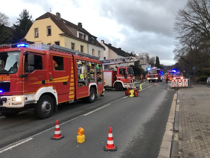 FW-Velbert: Brennender Adventskranz