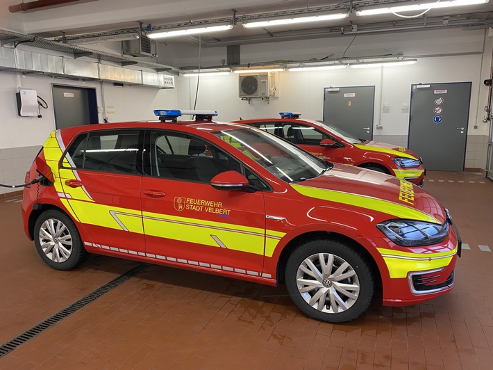 FW-Velbert: Zwei neue E-Golf für die Feuerwehr Velbert