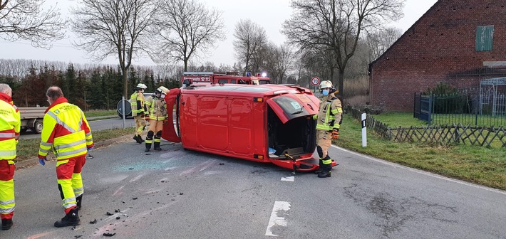 FW Xanten: Verkehrsunfall mit drei Verletzten