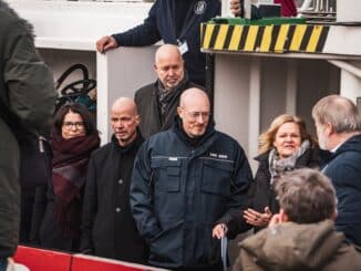 Feuerwehr Rostock: Vorbereitung auf den Tag des Bevölkerungsschutzes 2025 - Unterzeichnung der Kooperationsvereinbarung in Rostock