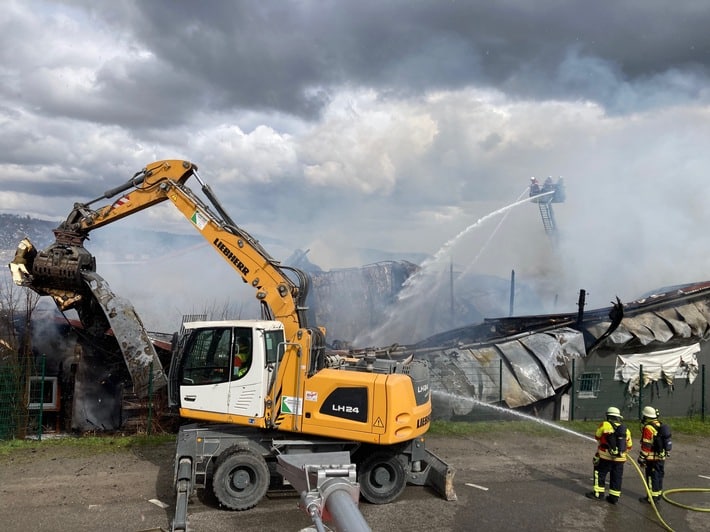 KFV-CW: Großbrand zerstört Schreinerei in Simmozheim