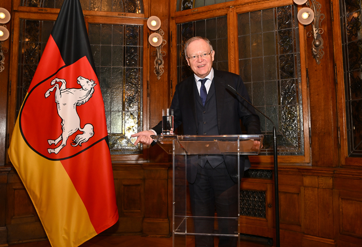 Niedersächsische Sportmedaille in vier Kategorien verliehen: Ministerpräsident Weil und Sportministerin Behrens vergeben höchste sportliche Auszeichnung des Landes