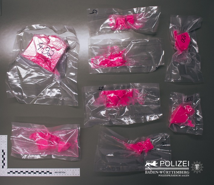 POL-AA: RMK: Gemeinsame Pressemitteilung der Staatsanwaltschaft Stuttgart und des Polizeipräsidiums Aalen Schorndorf: Ein Kilogramm 