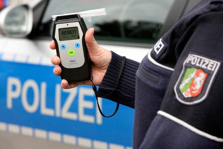 POL-ME: Alkohol und E-Scooter gehören nicht zusammen - Langenfeld - 2401106