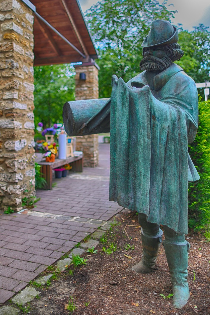 POL-OS: Bad Laer: Gemeinsame Pressemitteilung der Polizei Osnabrück und der Gemeinde Bad Laer- Bronzestatue 