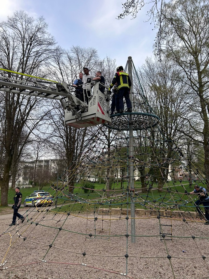 POL-PDTR: Randalierer im Stadtpark Hermeskeil