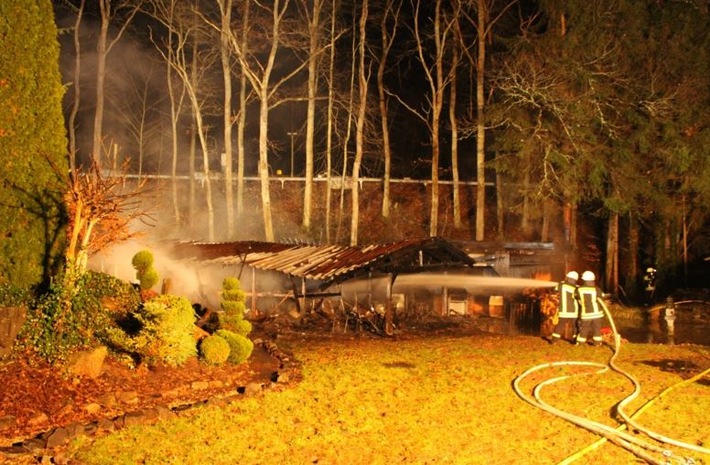 POL-PPWP: Brand eines Gartenhaueses