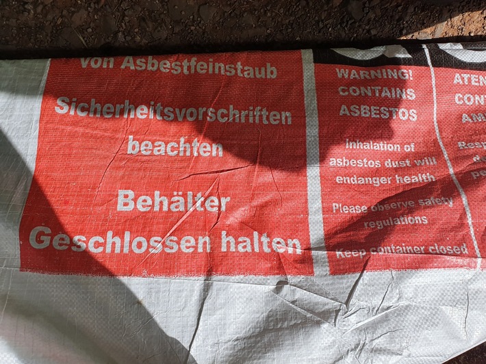POL-VK: Unerlaubte Entsorgung von Eternitplatten im Warndtwald/Polizeiinspektion Völklingen sucht Tatzeugen