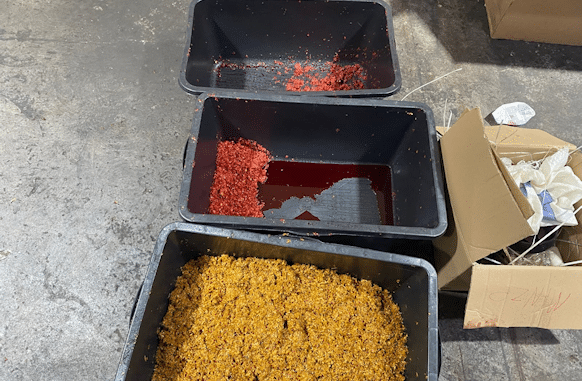 Frischer Shisha-Tabak in Bottichen