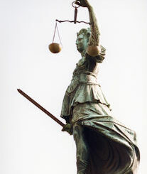 Justitia-Statue