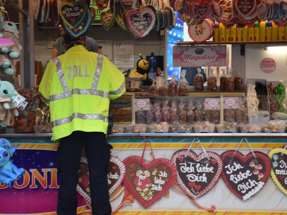 Befragung an Lebkuchenstand