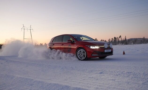 Vier Premiumhersteller überzeugen im Winterreifentest 2023 / ADAC bewertet ...
