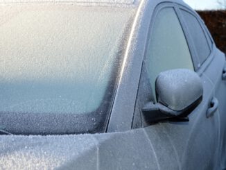 Automobile Frozen Scratch Ice Frost  - neelam279 / Pixabay