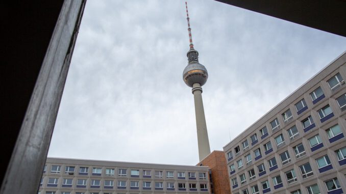 Berlin Tv Tower City Sky Clouds  - JamesQube / Pixabay