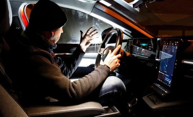ADAC: Zwei Drittel der Autofahrer fühlen sich geblendet / Großes Sicherheitsrisiko / ...