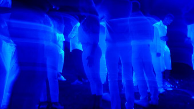 Blue Light Dance Light Night Blue Light Dance Light Night - Pexels / Pixabay
