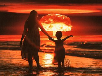 Bomb Explosion Ocean Beach Mom  - Sammy-Sander / Pixabay