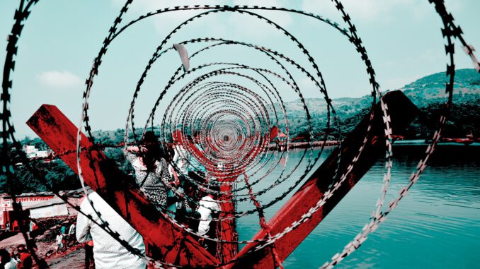 Border Spiral Wire Barbed Wire  - ayushis1205 / Pixabay