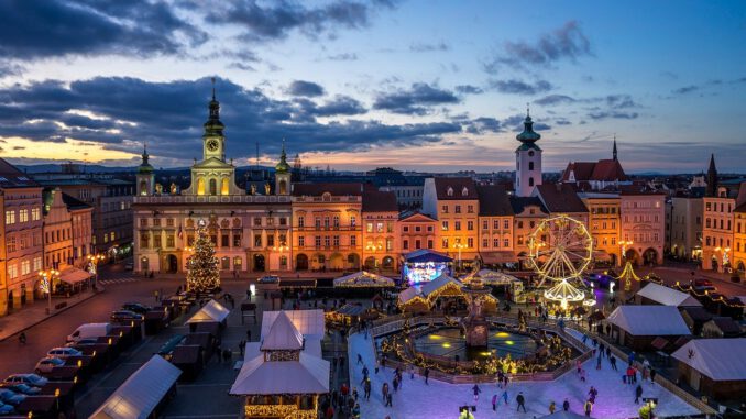 Christmas Market Advent Market Fair  - LNLNLN / Pixabay