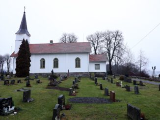 Church Cemetery Graveyard Landscape  - Photorama / Pixabay