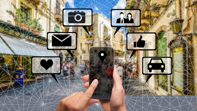 Communication Smartphone Cellphone  - geralt / Pixabay