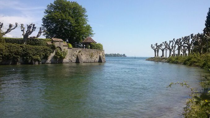 Constancy Lake Constance Water  - Happymind / Pixabay