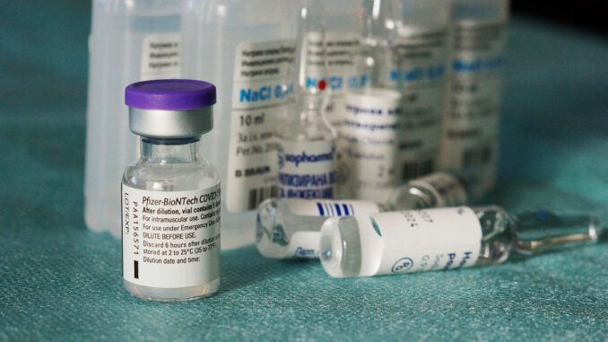 Covid  Vaccine Vaccine Covid   - x3 / Pixabay