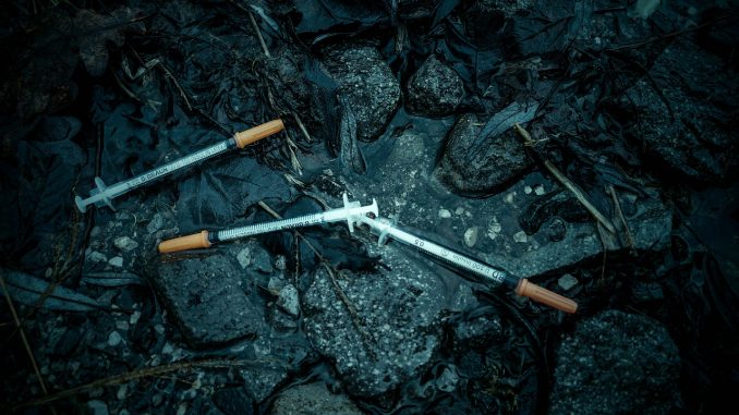 Drugs Injection Trash Waste  - MikeWildadventure / Pixabay
